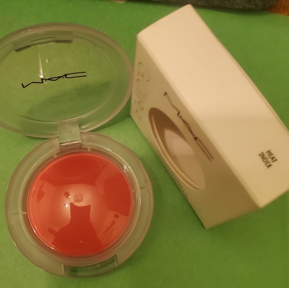 MAC Glow Play Cushiony Blush HEAT INDEX. BNIB - Picture 5 of 8